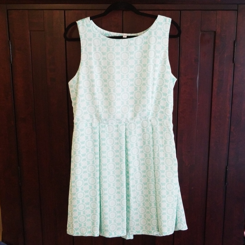 Charming Charlie's Mint Pleated Dress - Large NWT